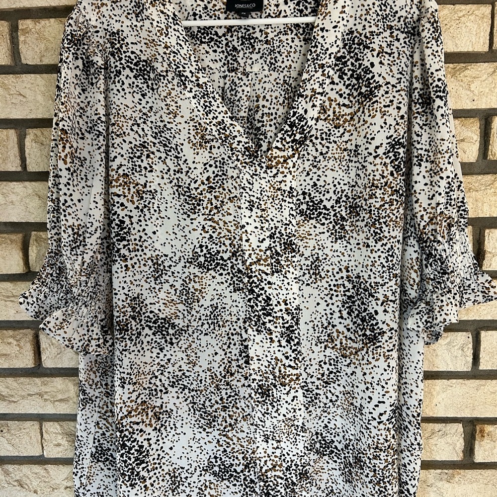 Black and White 3/4 Sleeve Boxy Blouse